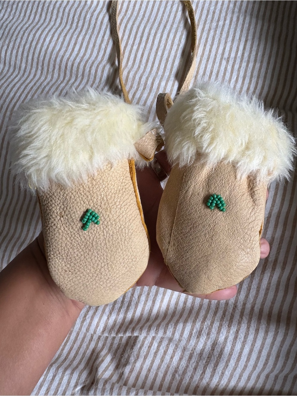 Kids Faux-Fur Trim Beige Leather Mittens